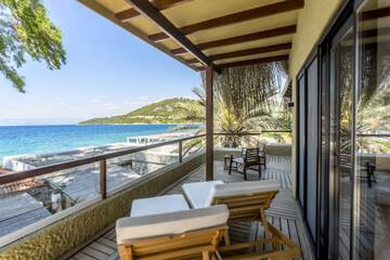 Beach/ocean view