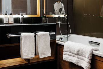 Private spa tub