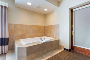 Jetted tub