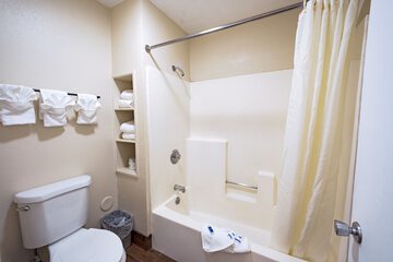 Room 10 of 27