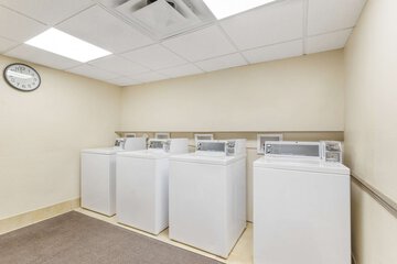 Room 12 of 25