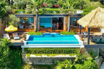 Beach/ocean view