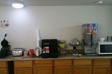 Breakfast/Coffee Service 24 of 29