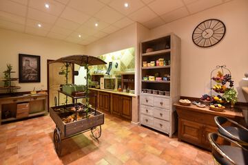 Breakfast area
