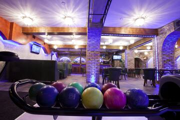 Sports bar
