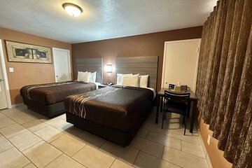New Corral Motel
