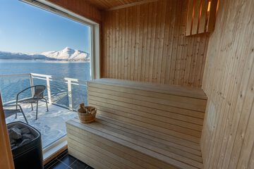 Private spa tub