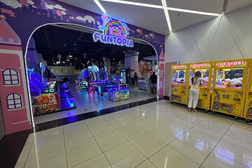 Shopping mall