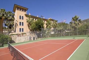 Tennis court