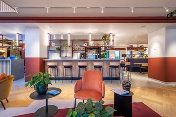 Lobby lounge