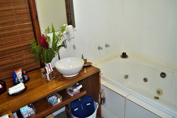 Jetted tub