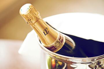 Champagne service