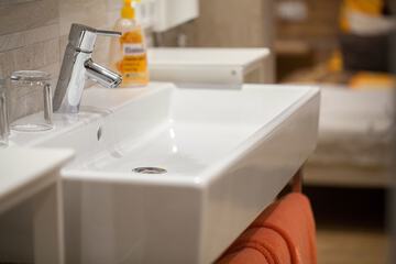 Bathroom sink