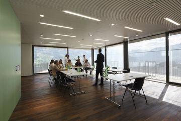 Meeting facility