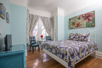 Room 104 of 116