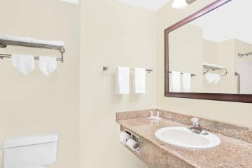  Howard Johnson Atlantic City/Egg Harbor Township 2