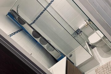 Bathroom shower