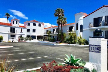 Hotel 3 of 72