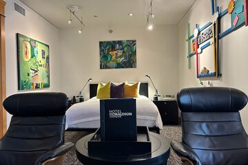 Room 21 of 32