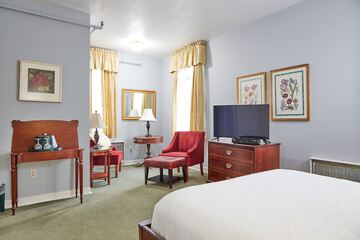 Room 27 of 33