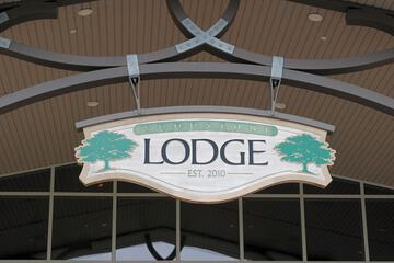 Check-in/check-out kiosk