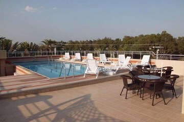 Rooftop pool