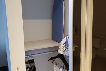 Iron/ironing board