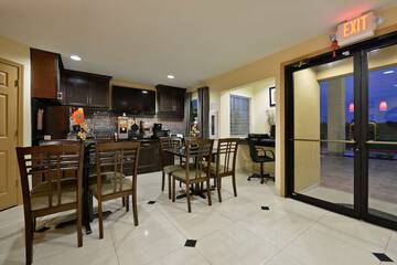 Breakfast/Coffee Service 13 of 14