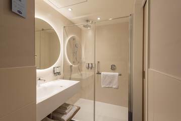 Bathroom shower