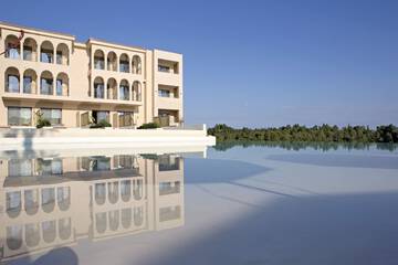 Infinity pool