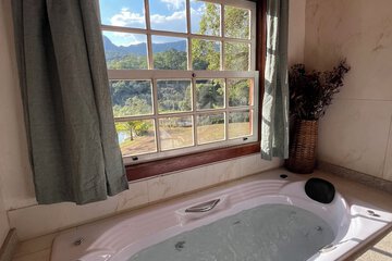 Private spa tub