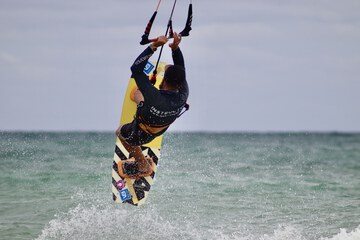 Surfing/boogie boarding