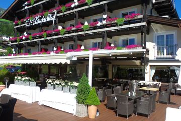 Sundeck