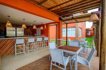 Poolside bar