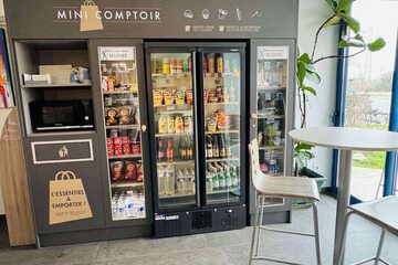Snack bar