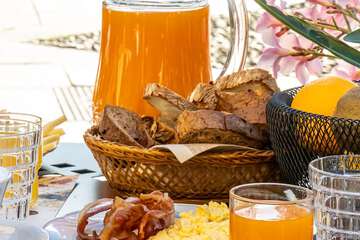 Breakfast buffet