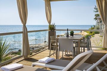 Beach/ocean view