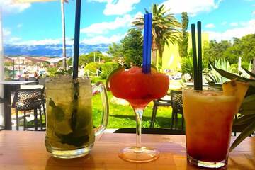 Poolside bar