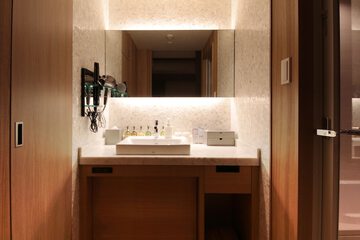 Bathroom sink