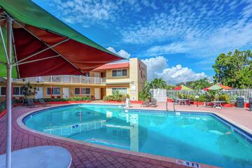 Beach and Town Motel