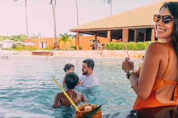 Swim-up bar