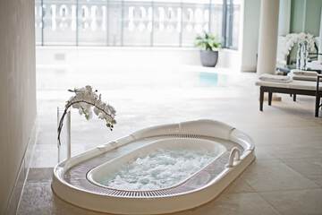 Indoor spa tub
