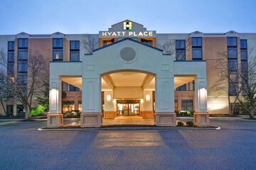 Hyatt Place Columbus / Worthington