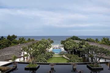 Beach/ocean view