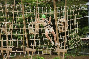 Ropes course (team building)