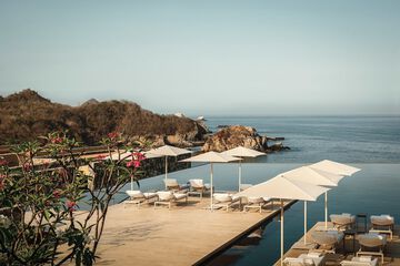 Infinity pool