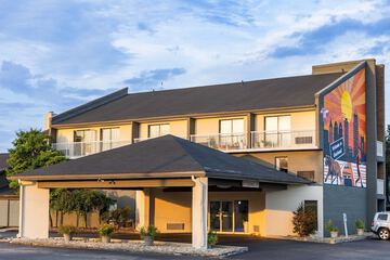 Days Inn by Wyndham Cincinnati East