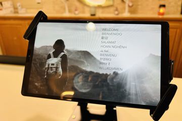 Check-in/check-out kiosk