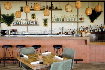 Poolside bar