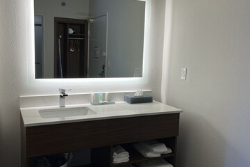 Room 33 of 53